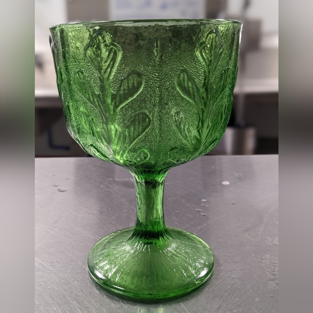 FTD vintage green glass planter/dish/chalice. Leaf design 1975 mint condition